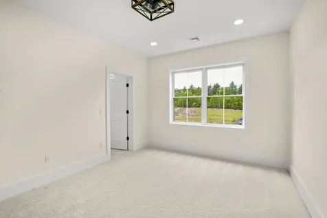 32 Colby Farm Road Chester NH 03036