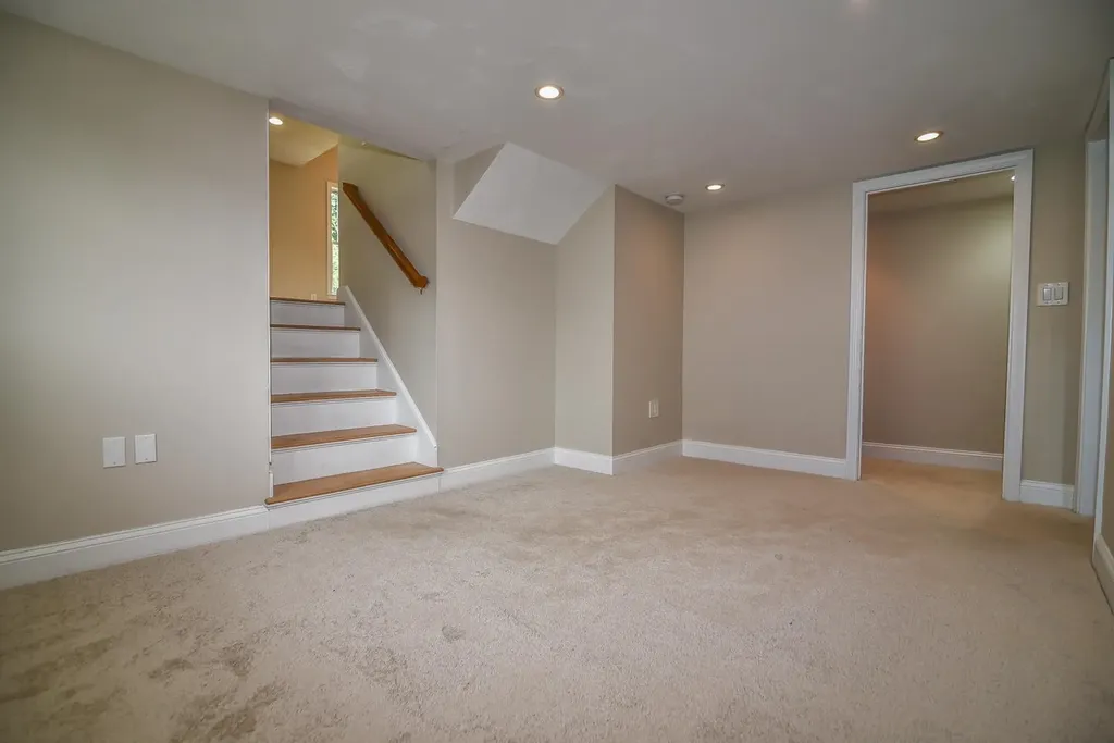 14 Centerville Drive Salem NH 03079