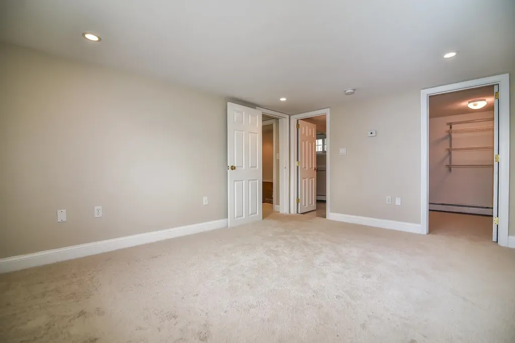 14 Centerville Drive Salem NH 03079