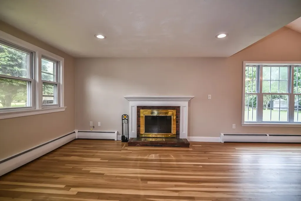 14 Centerville Drive Salem NH 03079