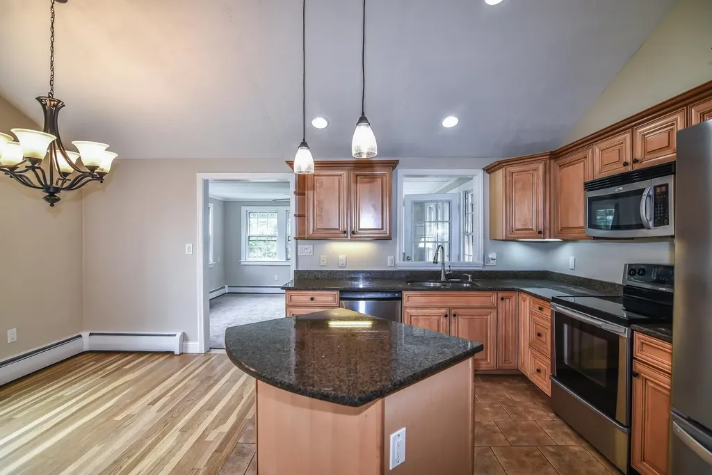 14 Centerville Drive Salem NH 03079