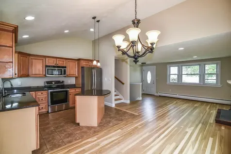 14 Centerville Drive Salem NH 03079