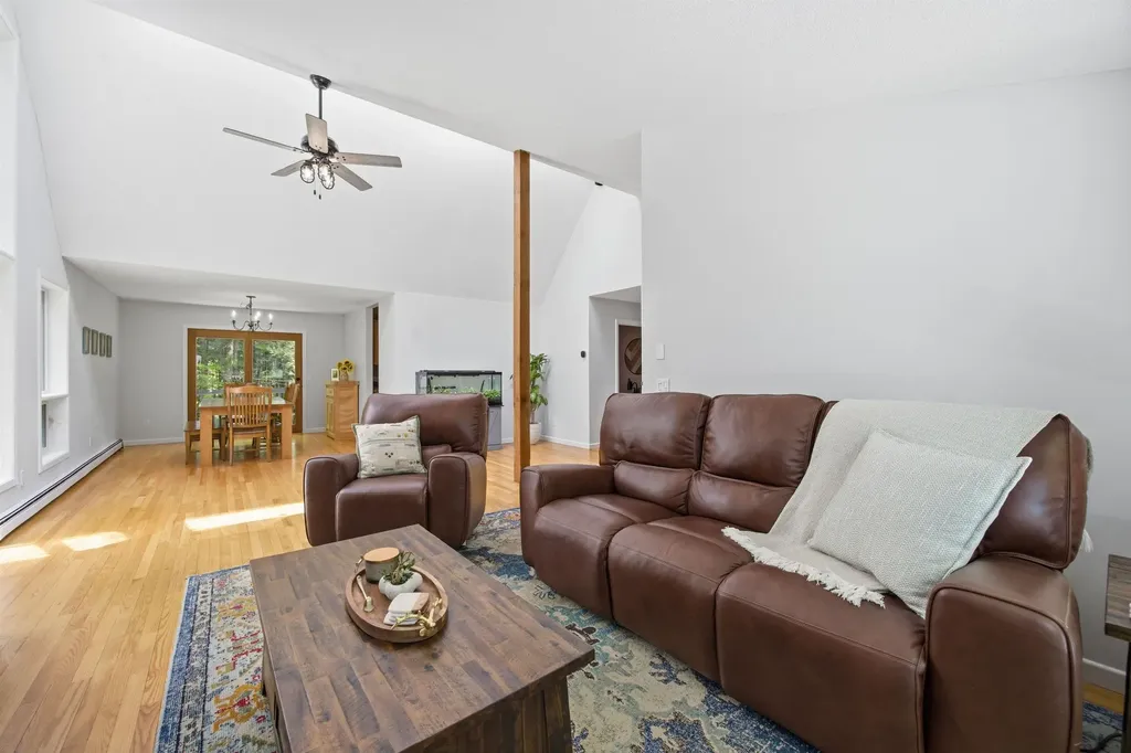 19 Hummingbird Hill Grantham NH 03753
