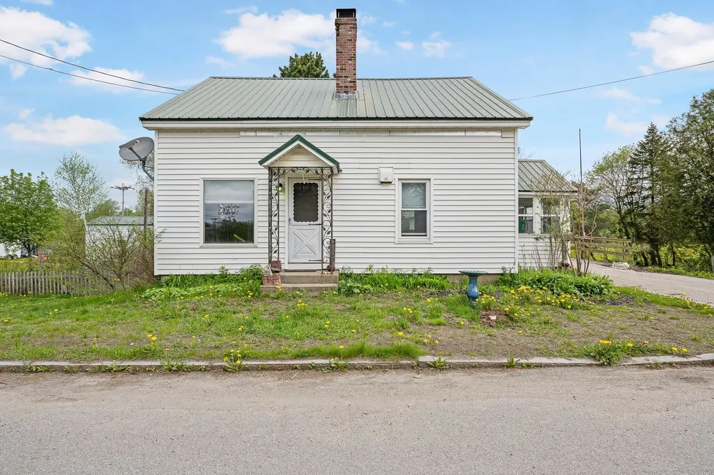 62 Bridge Street Colebrook NH 03576