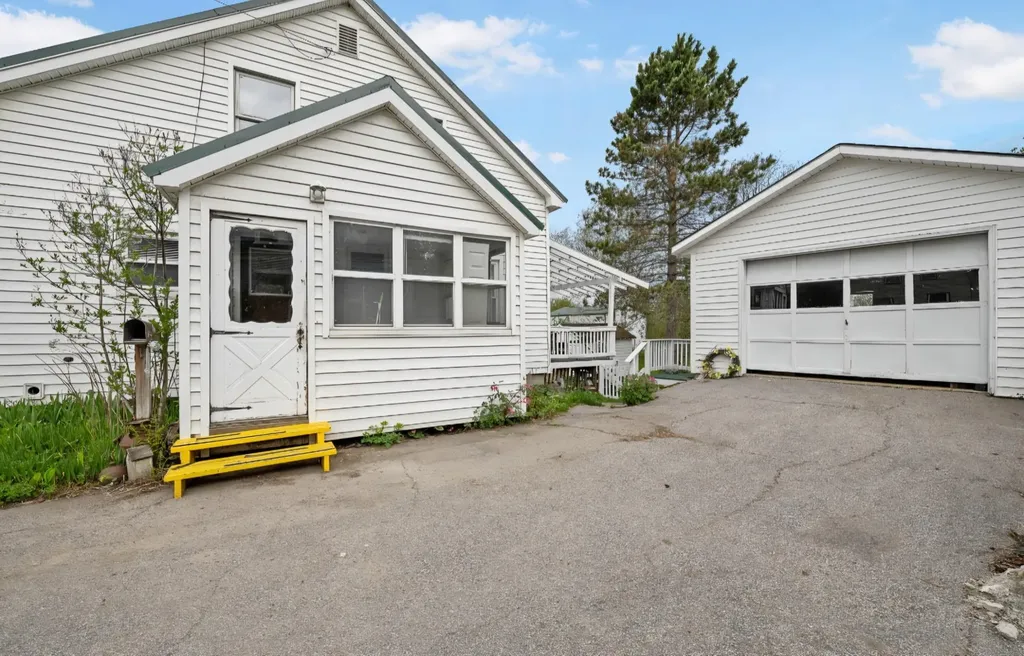 62 Bridge Street Colebrook NH 03576