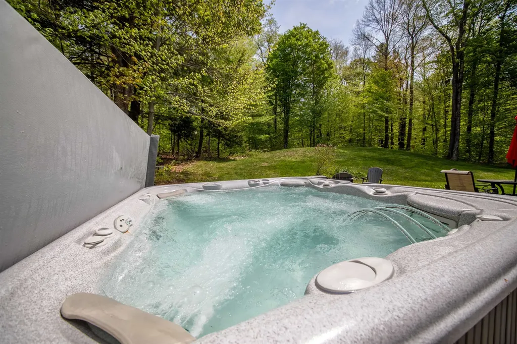 53 Country Lane Wardsboro VT 05360