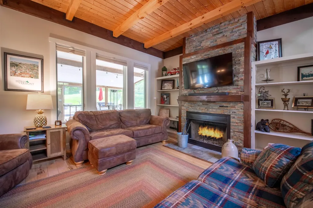 53 Country Lane Wardsboro VT 05360