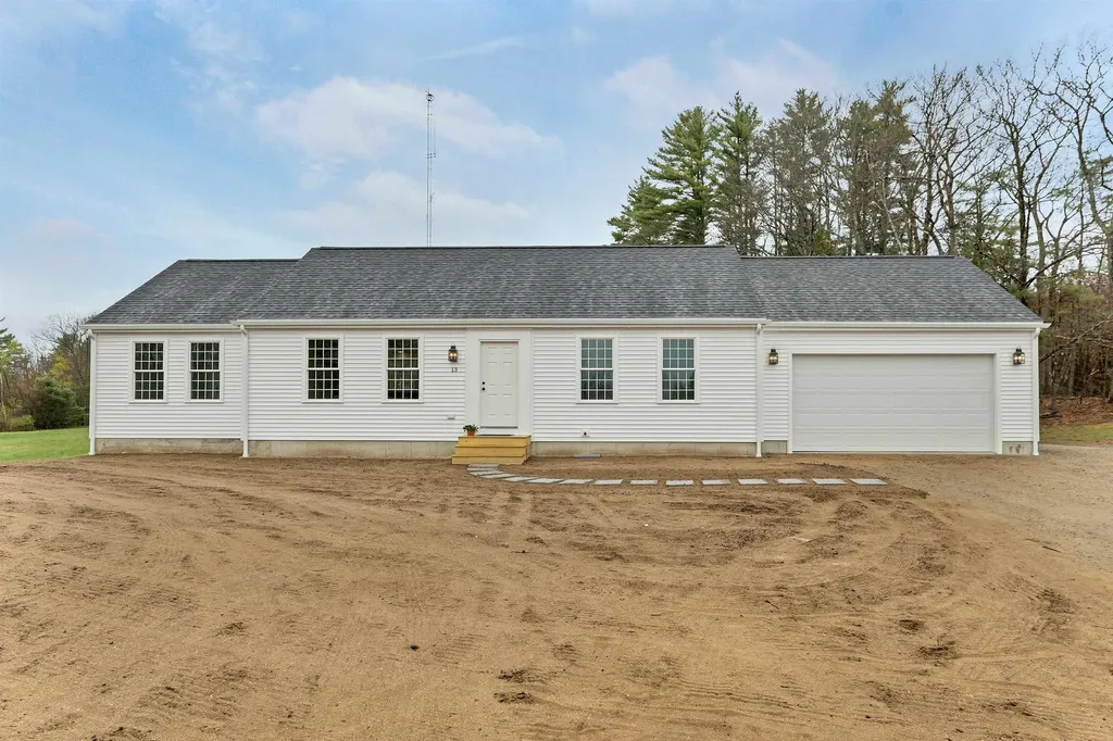 12 Piper Street Franklin NH 03235