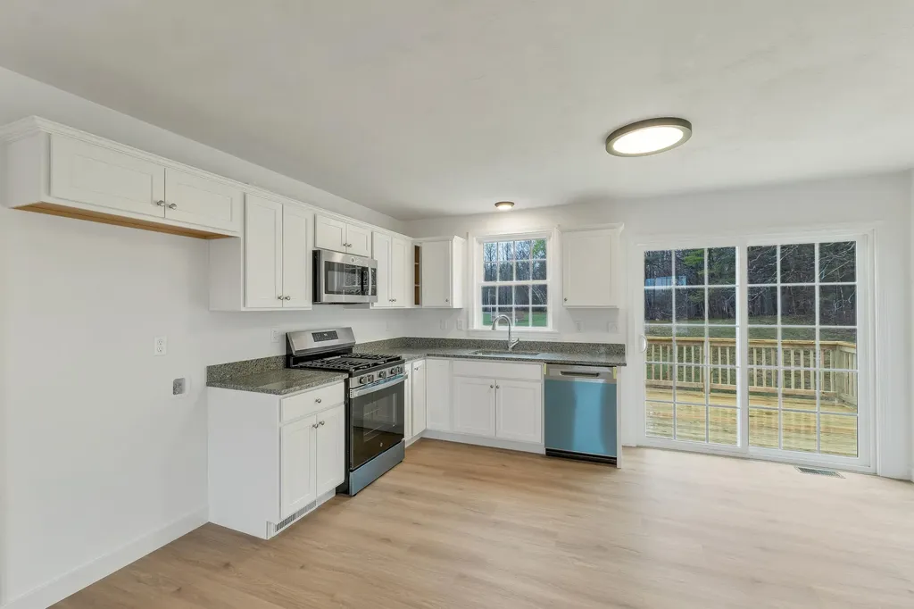 12 Piper Street Franklin NH 03235