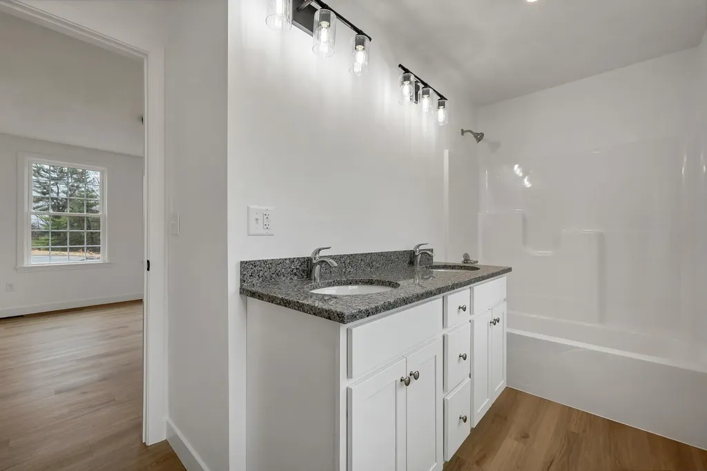12 Piper Street Franklin NH 03235