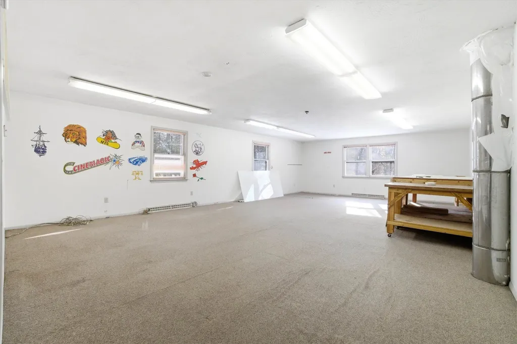 158 Greeley Street Hudson NH 03051