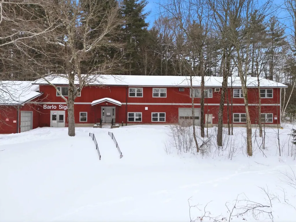 158 Greeley Street Hudson NH 03051