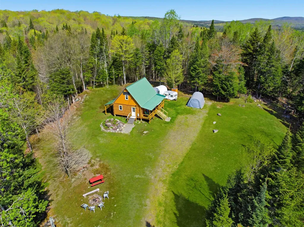 505 Hill Road Pittsburg NH 03592