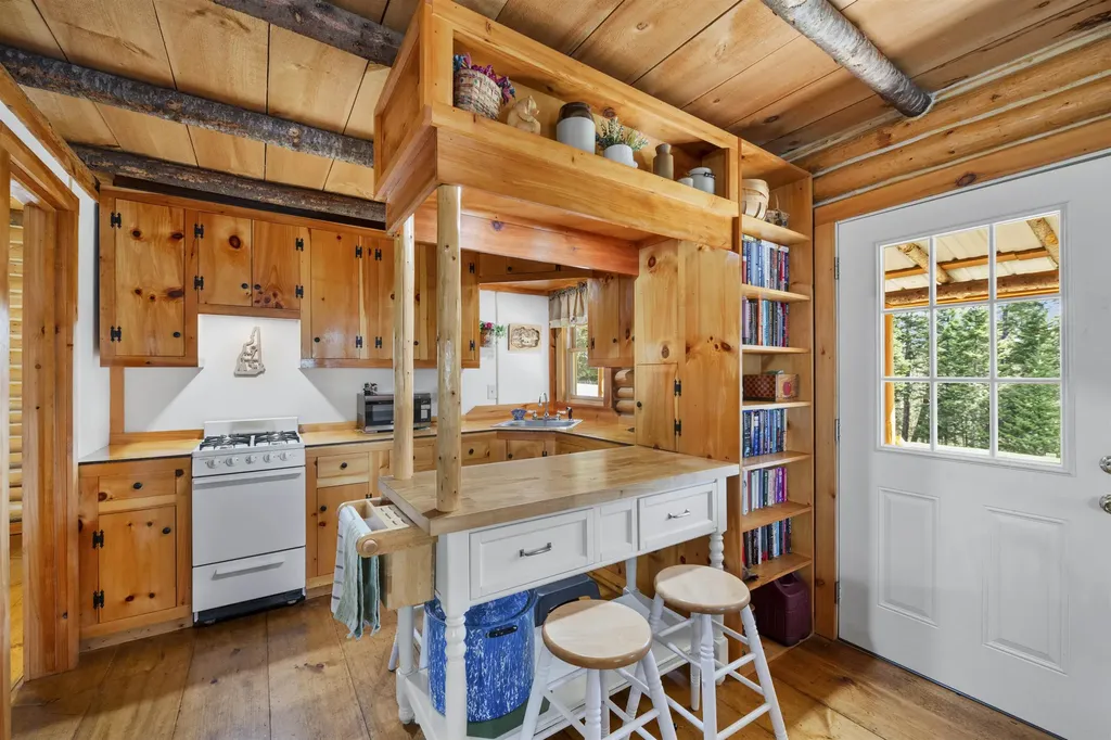 505 Hill Road Pittsburg NH 03592