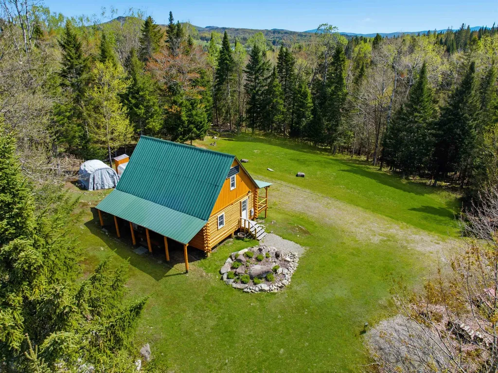 505 Hill Road Pittsburg NH 03592