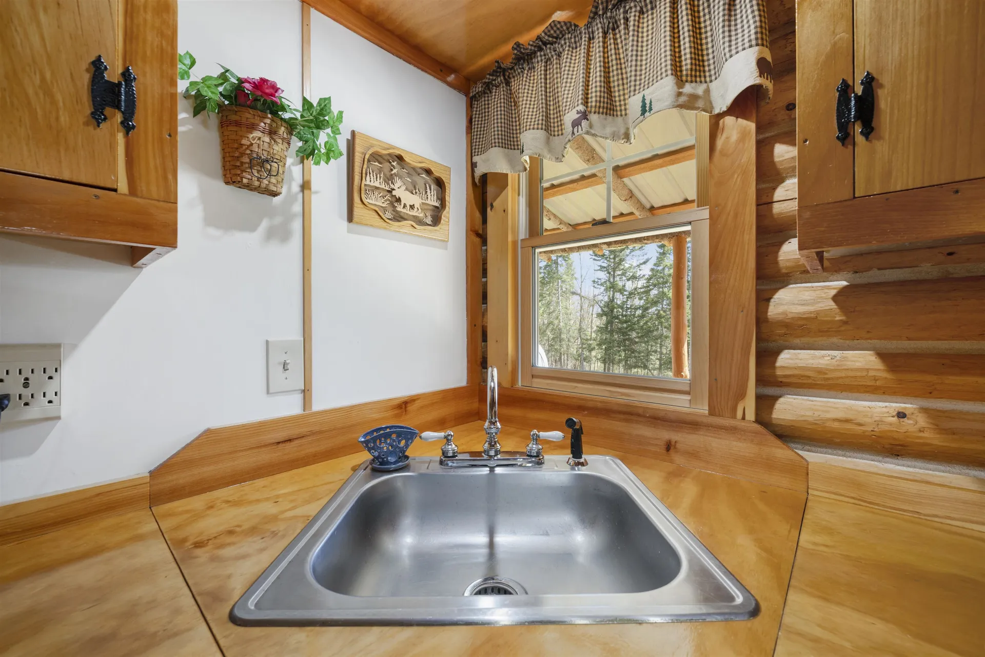 505 Hill Road Pittsburg NH 03592