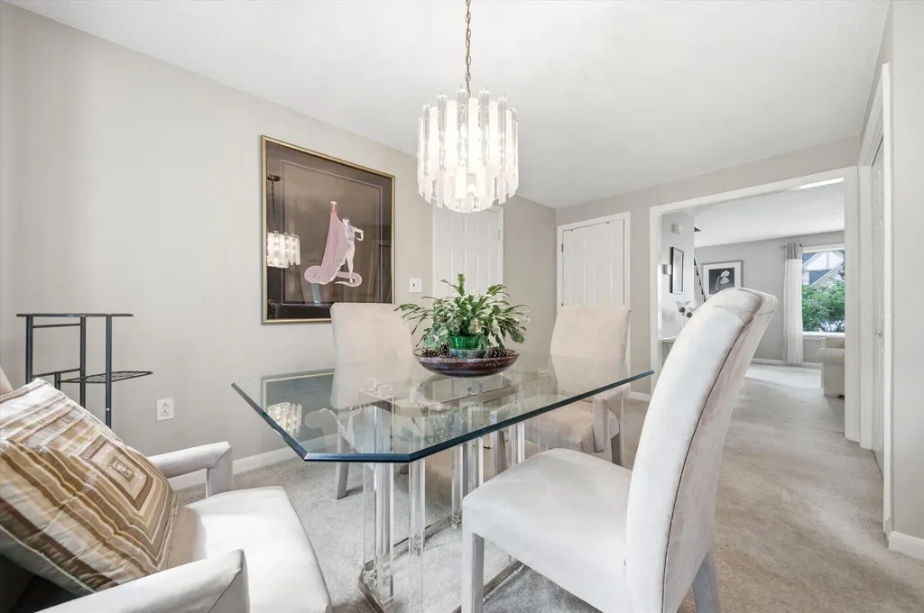 16 Salisbury Road Nashua NH 03064