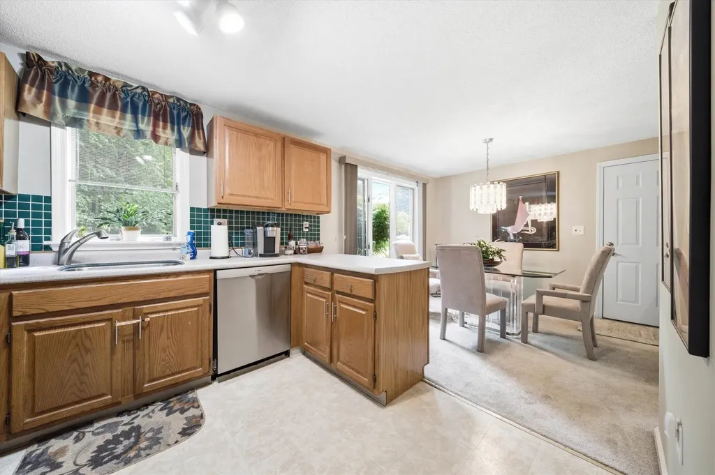 16 Salisbury Road Nashua NH 03064