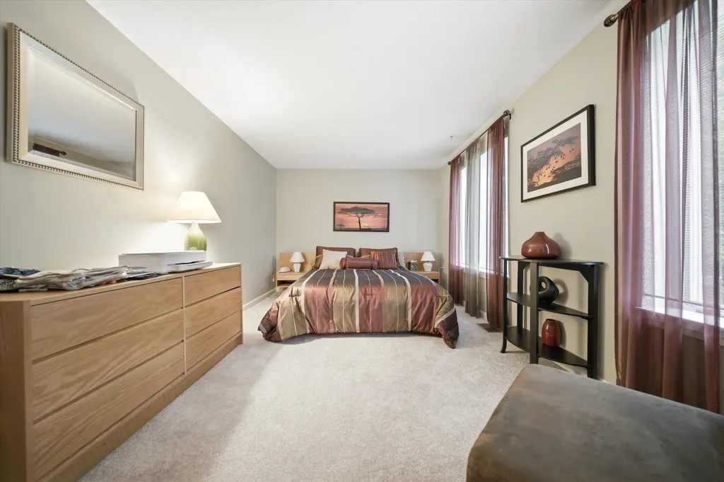 16 Salisbury Road Nashua NH 03064