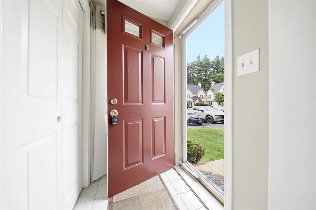 16 Salisbury Road Nashua NH 03064