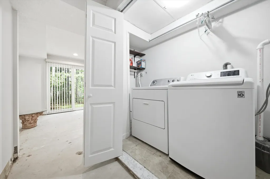 16 Salisbury Road Nashua NH 03064