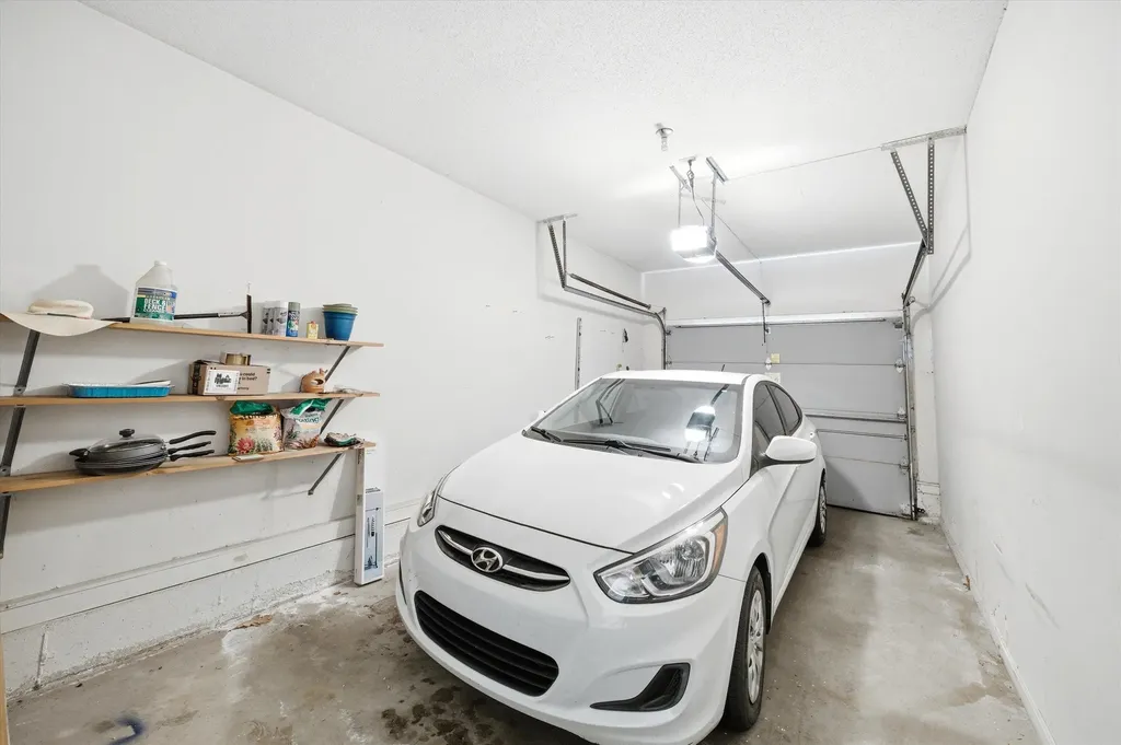 16 Salisbury Road Nashua NH 03064