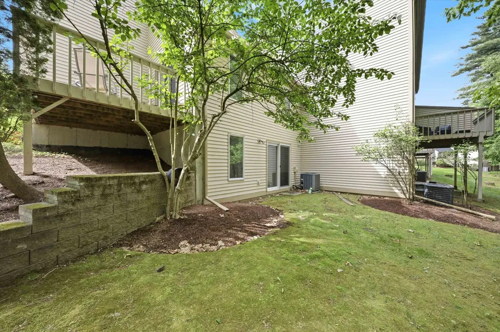 16 Salisbury Road Nashua NH 03064