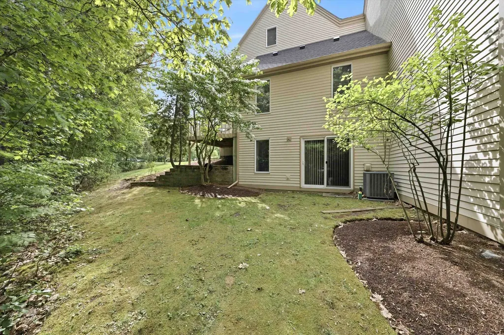16 Salisbury Road Nashua NH 03064