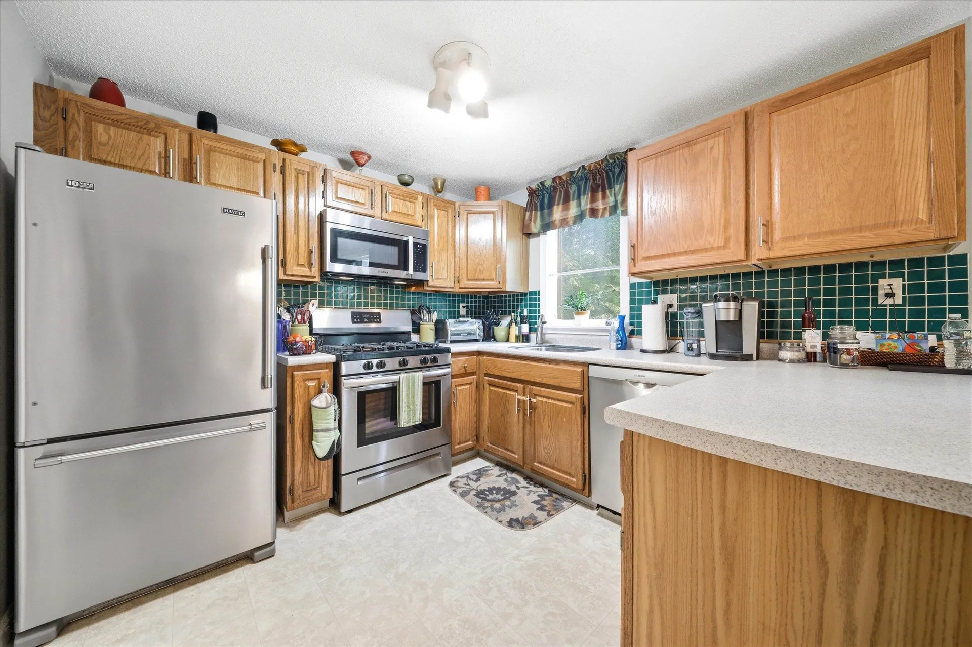 16 Salisbury Road Nashua NH 03064