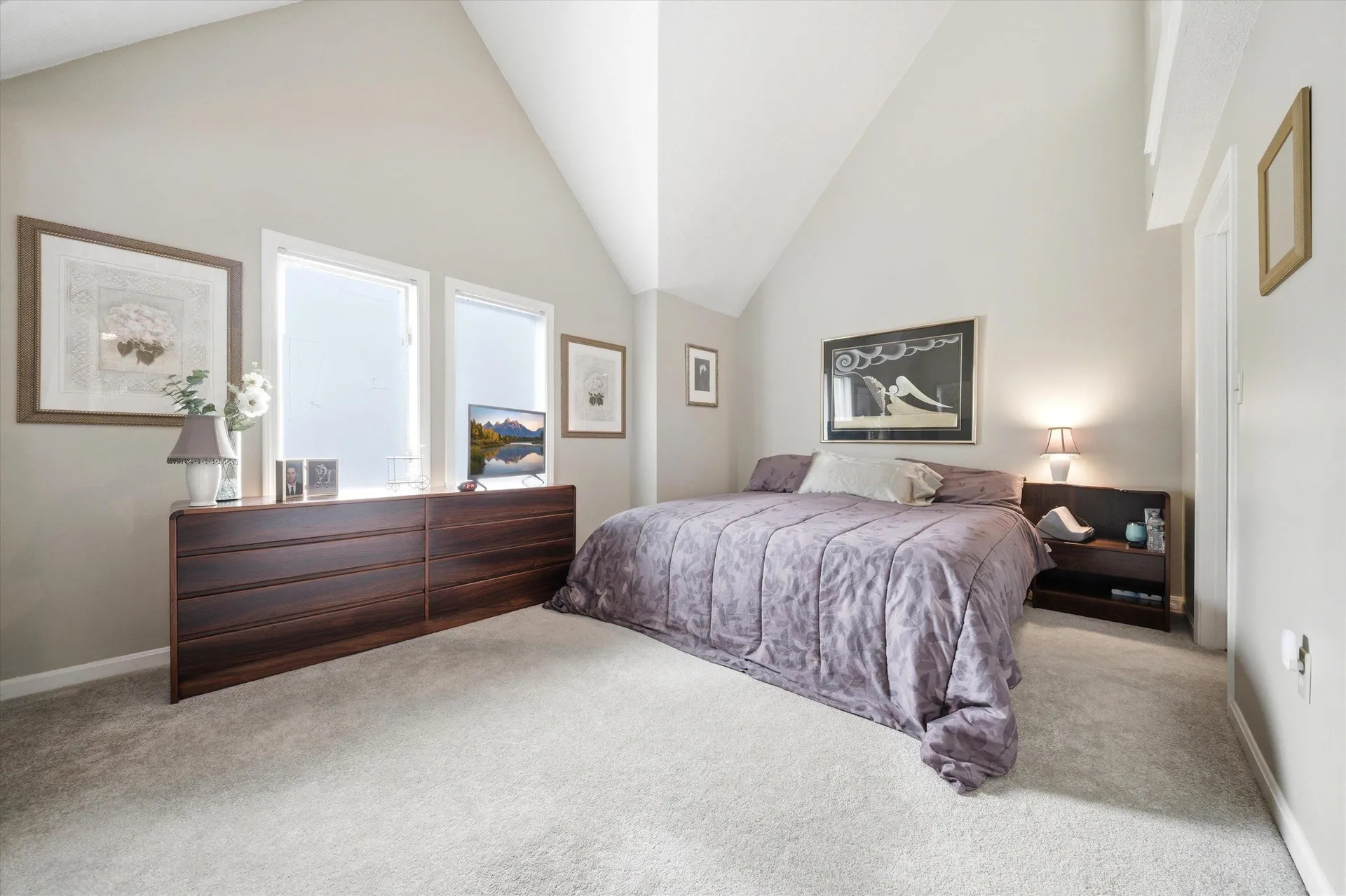 16 Salisbury Road Nashua NH 03064