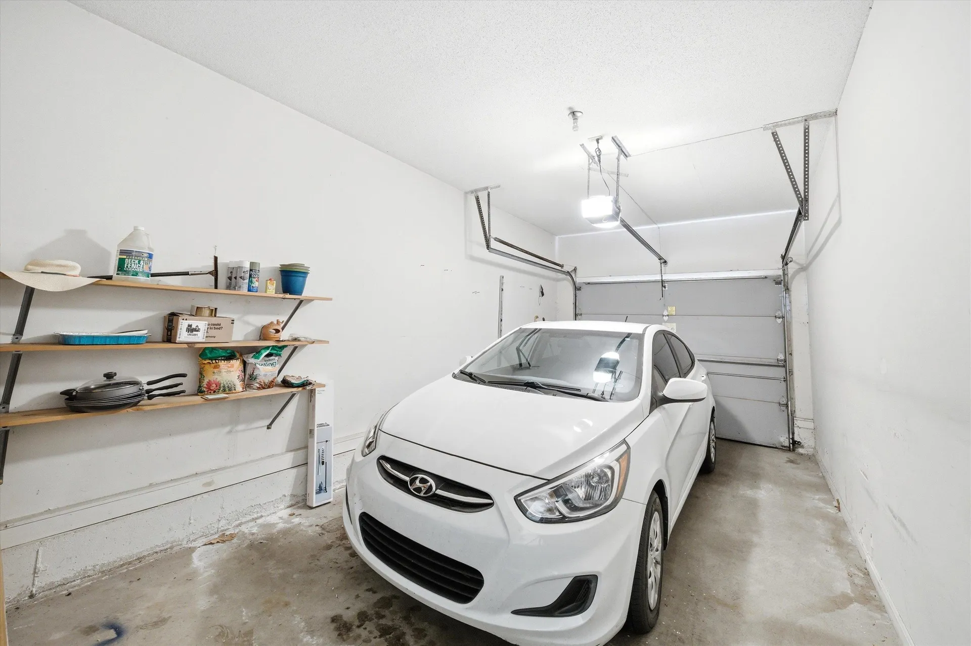 16 Salisbury Road Nashua NH 03064