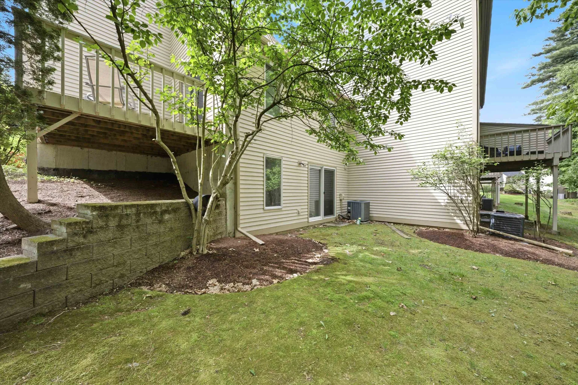 16 Salisbury Road Nashua NH 03064