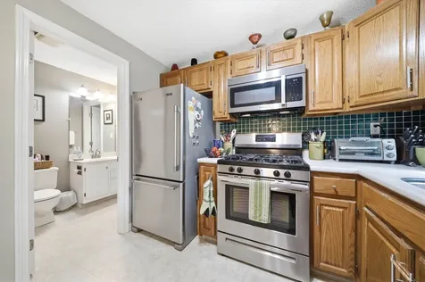 16 Salisbury Road Nashua NH 03064