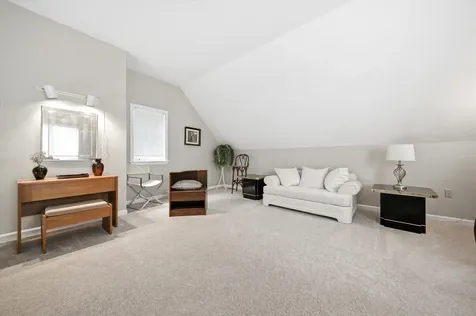 16 Salisbury Road Nashua NH 03064