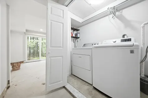16 Salisbury Road Nashua NH 03064