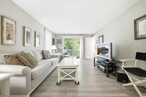 16 Salisbury Road Nashua NH 03064