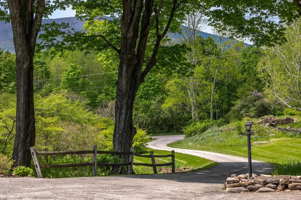 39 Eagle Ridge Dorset VT 05251