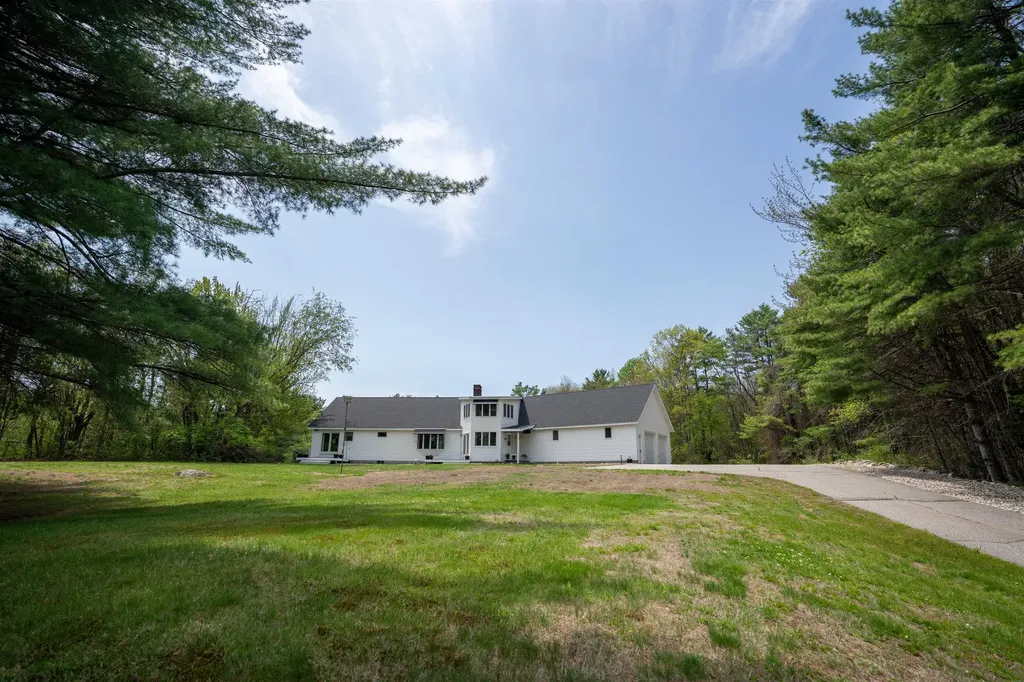 20 Mirror Lake Drive Tuftonboro NH 03853