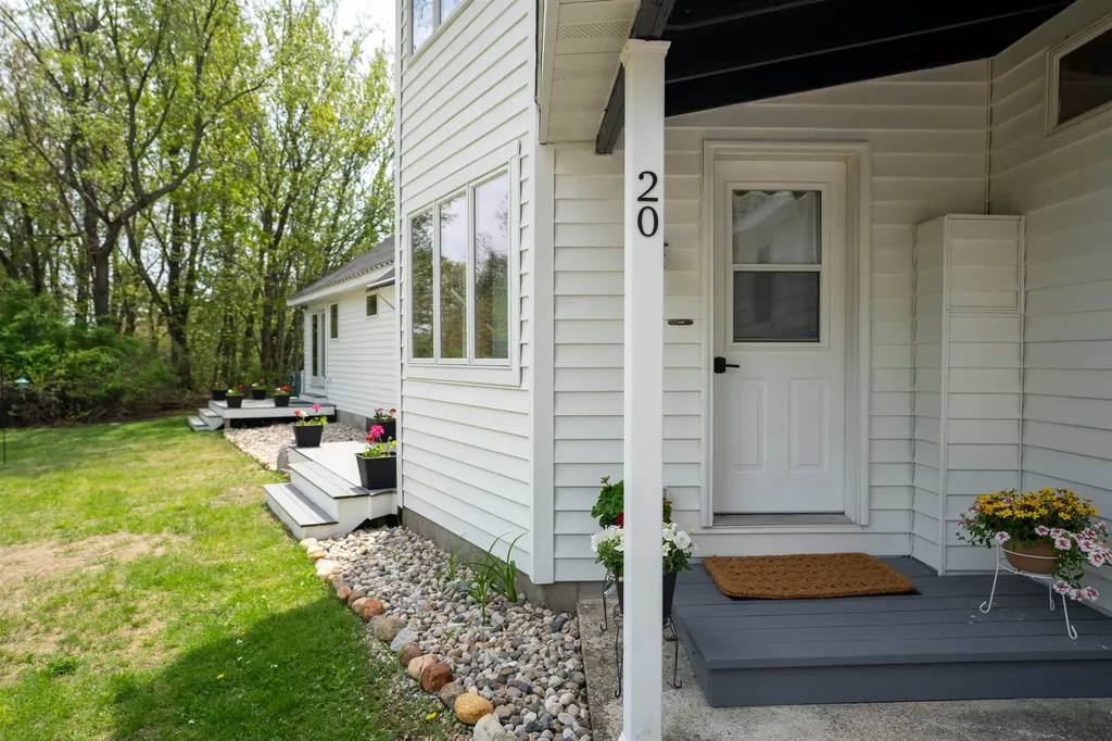 20 Mirror Lake Drive Tuftonboro NH 03853