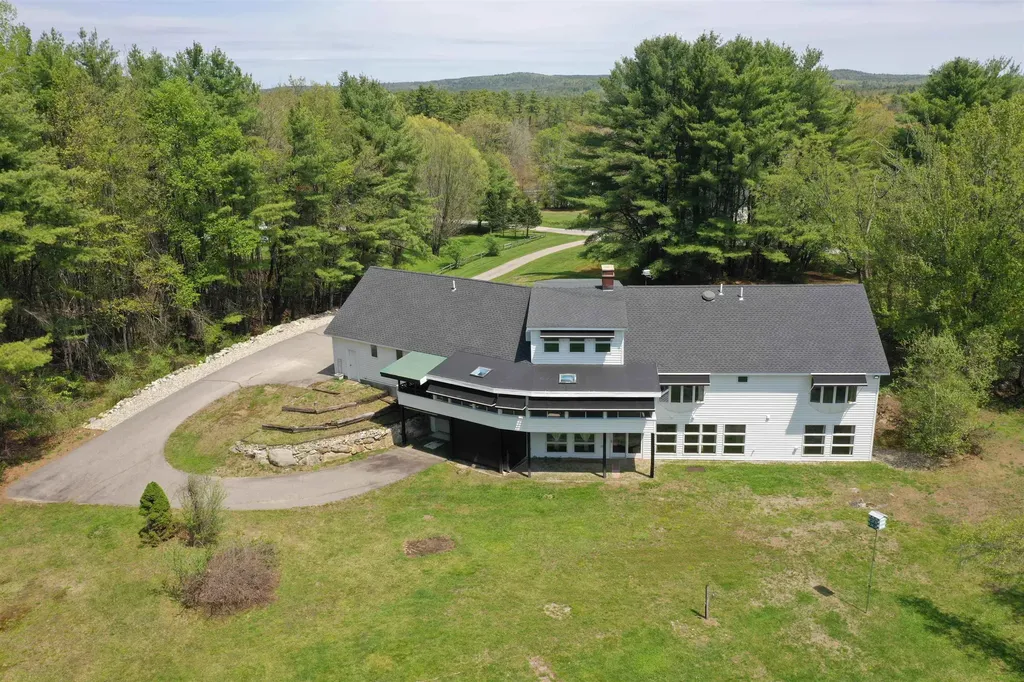 20 Mirror Lake Drive Tuftonboro NH 03853
