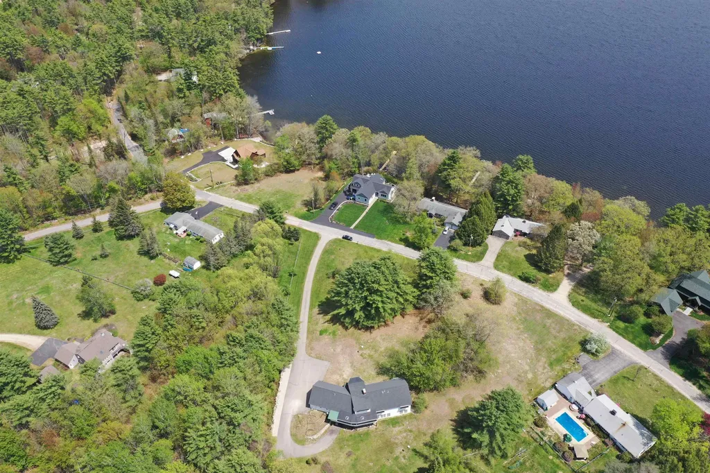 20 Mirror Lake Drive Tuftonboro NH 03853
