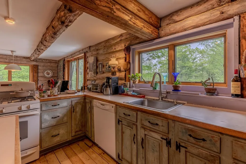 287 Powder Mill Road Londonderry VT 05148