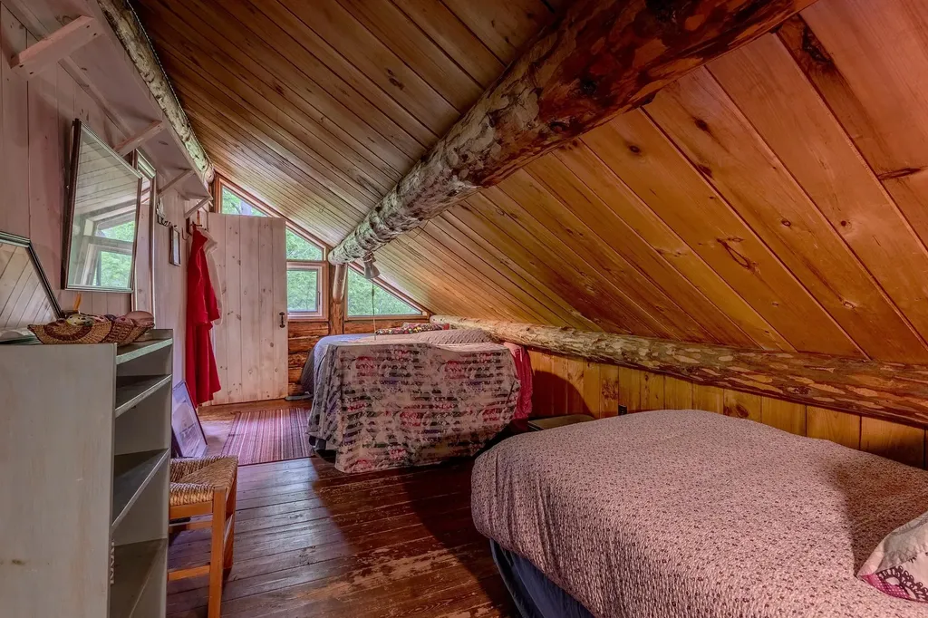 287 Powder Mill Road Londonderry VT 05148