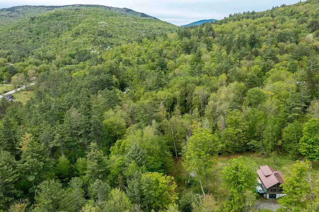 287 Powder Mill Road Londonderry VT 05148
