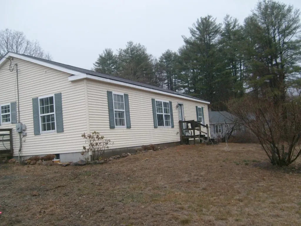 14 North Avenue Ashland NH 03217