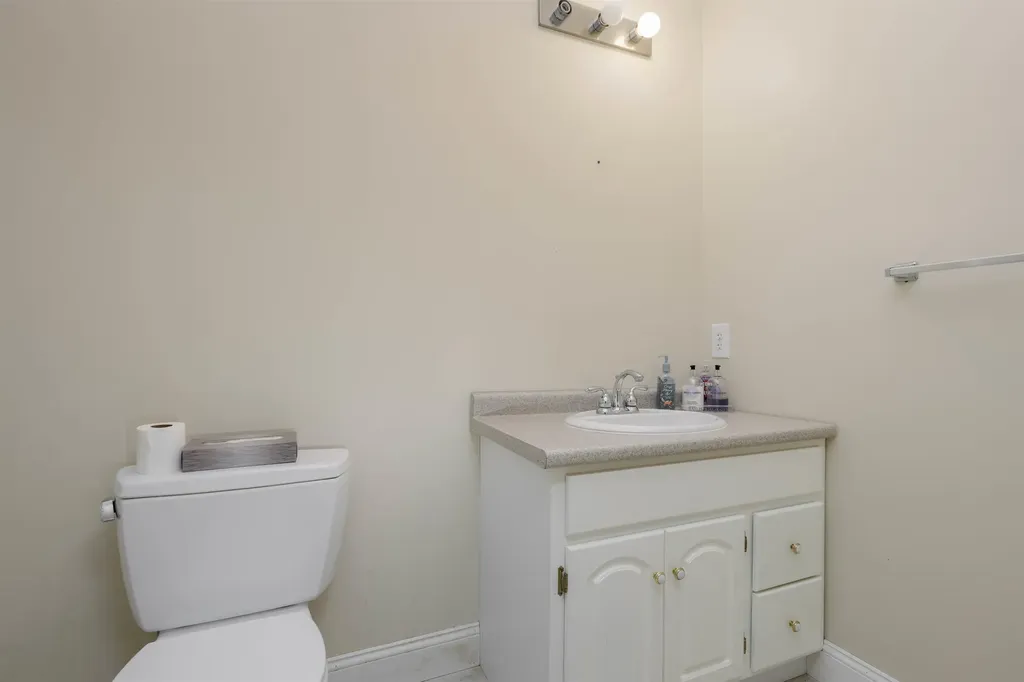 74 South Beach Drive Croydon NH 03773