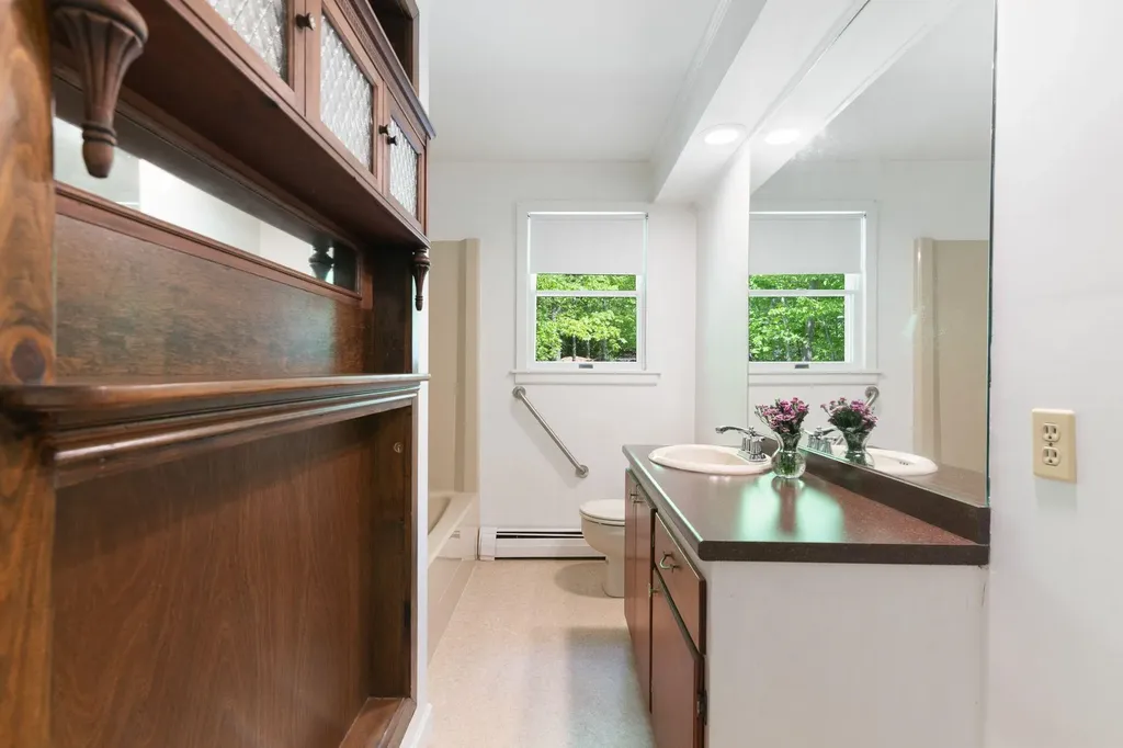 366 Hague Road Dummerston VT 05301