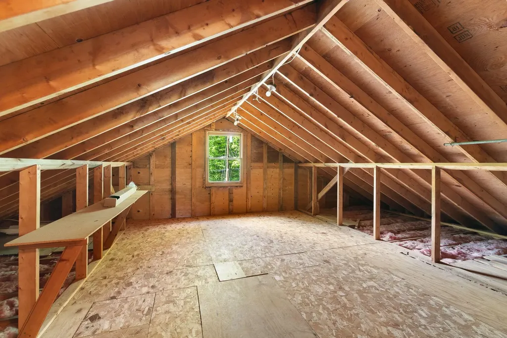 366 Hague Road Dummerston VT 05301