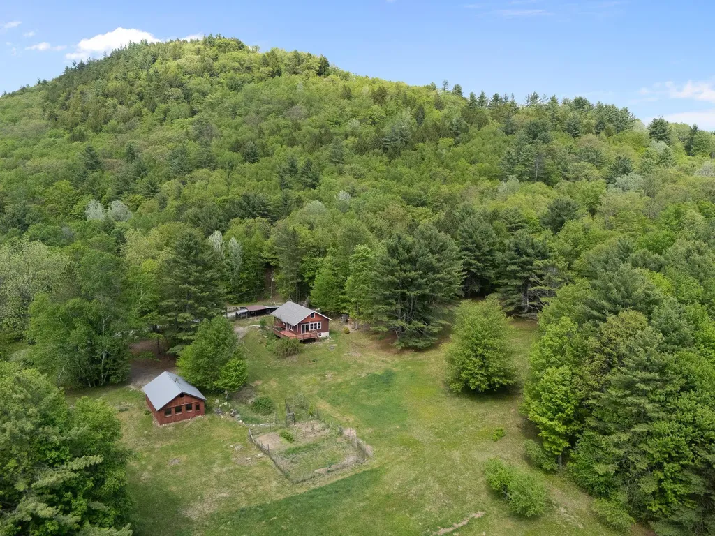 366 Hague Road Dummerston VT 05301