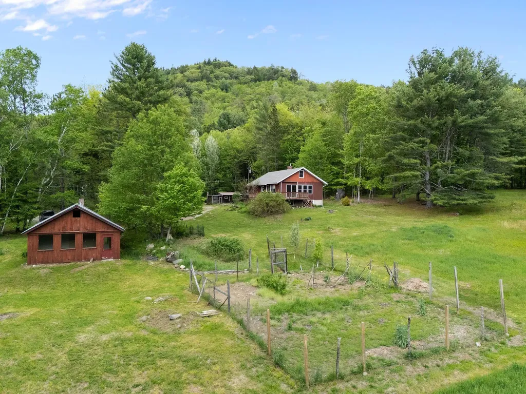 366 Hague Road Dummerston VT 05301